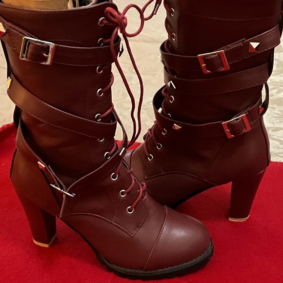 Stylish Buckles Soft Burgundy Lace-Up Boots sz. 7.5 - Picture 4 of 10